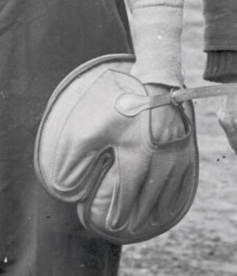 1Claude Berry and Pat Dougherty,1904b.jpg