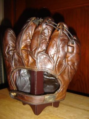 Ken Wel Glove 002.jpg